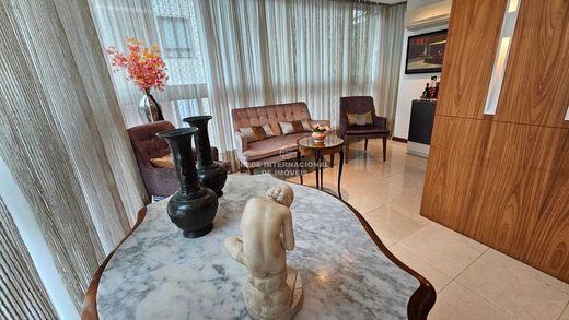 Apartment / Etagenwohnung in Vitória, Espírito Santo