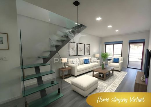 Apartment / Etagenwohnung in Almada, Distrito de Setúbal