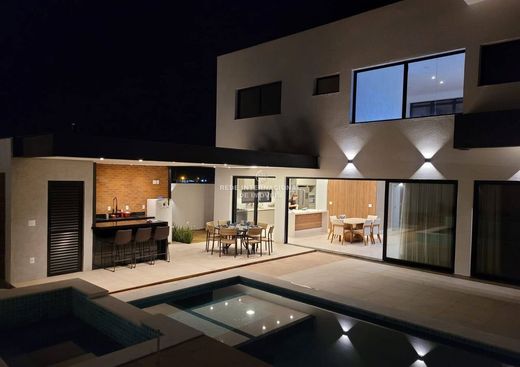 Villa Votorantim, São Paulo