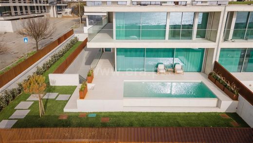 Villa in Vila Nova de Gaia, Distrito do Porto