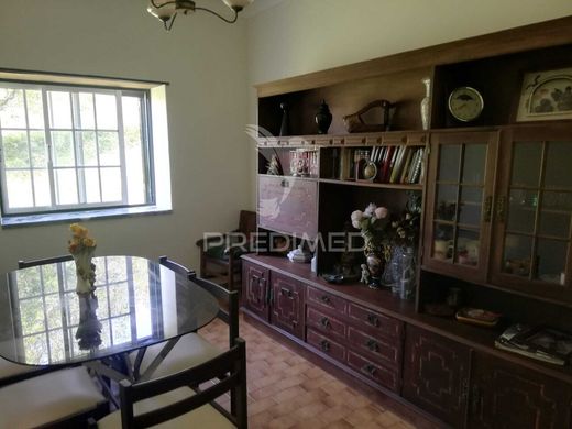 Villa à Caldas da Rainha, Distrito de Leiria