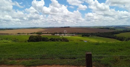 Luxe woning in Barão de Antonina, São Paulo
