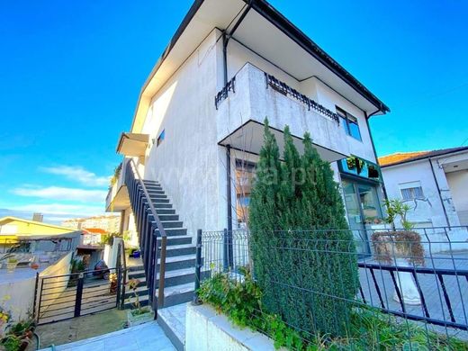 别墅  加亚新城
, Vila Nova de Gaia