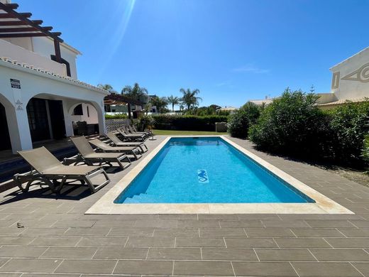 Willa w Albufeira e Olhos de Água, Albufeira