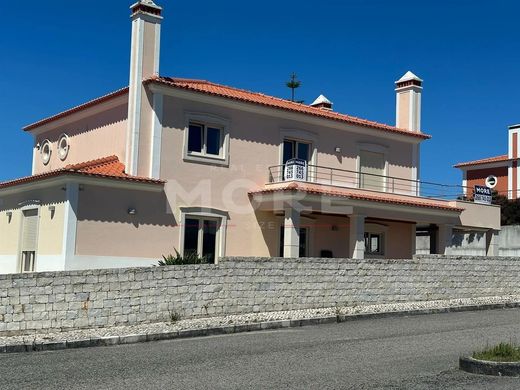 Villa à Caldas da Rainha, Distrito de Leiria