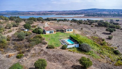 Casa di lusso a Viana do Alentejo, Distrito de Évora