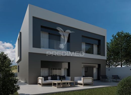 Villa - Torres Novas, Santarém