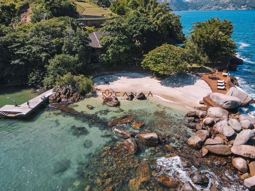 Kamienica w Angra dos Reis, Rio de Janeiro