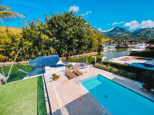 Kamienica w Angra dos Reis, Rio de Janeiro