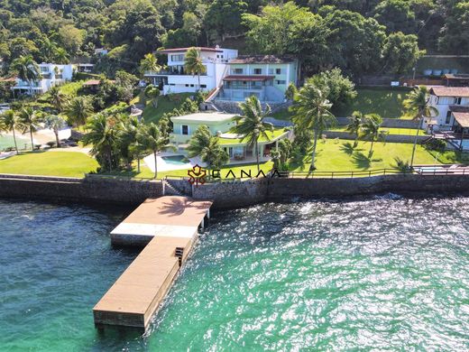 Angra dos Reis, Rio de Janeiroのアパートメント・コンプレックス