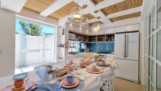 Wohnkomplexe in Armação de Búzios, Búzios