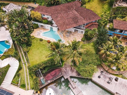 Complexes résidentiels à Angra dos Reis, Rio de Janeiro
