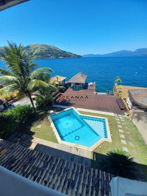 Kamienica w Angra dos Reis, Rio de Janeiro