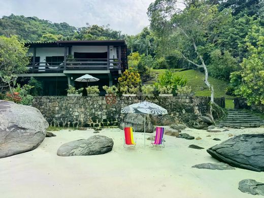 Complesso residenziale a Angra dos Reis, Rio de Janeiro