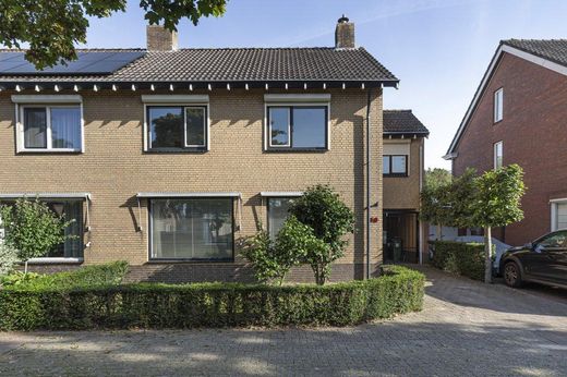 Luxury home in Dorst, Gemeente Oosterhout