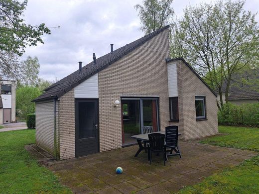 Luxury home in Hoeven, Gemeente Halderberge