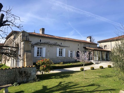 Luxury home in Brie-sous-Barbezieux, Charente