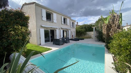 Willa w Mauguio, Hérault