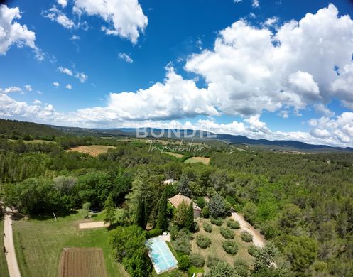 Maison de luxe à Grambois, Vaucluse