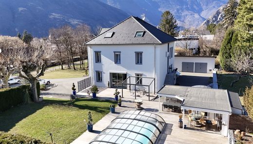 Luxury home in Saint-Martin-sur-la-Chambre, Savoy