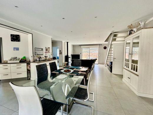 Casa di lusso a Argelès-Gazost, Alti Pirenei