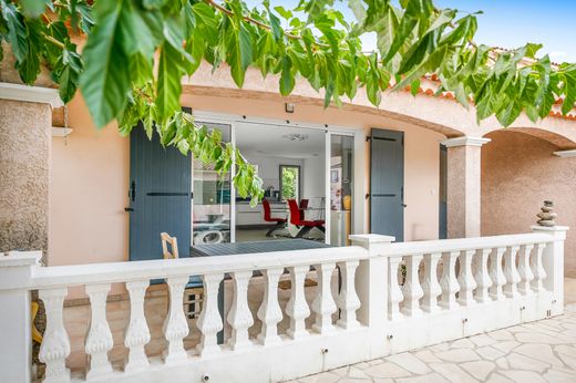 Casa de lujo en Hyerès, Var