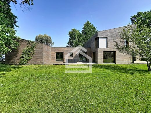 Luxury home in Arsac, Gironde