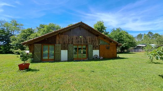 Luxe woning in Ousse-Suzan, Landes