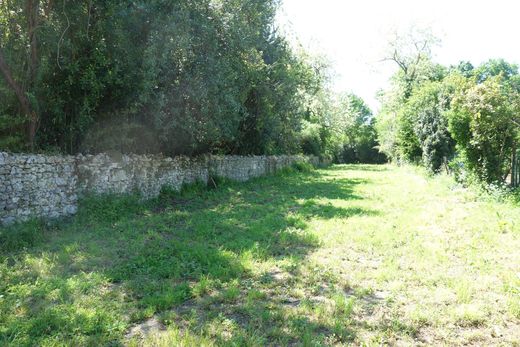 Land in Saint-Christoly-de-Blaye, Gironde