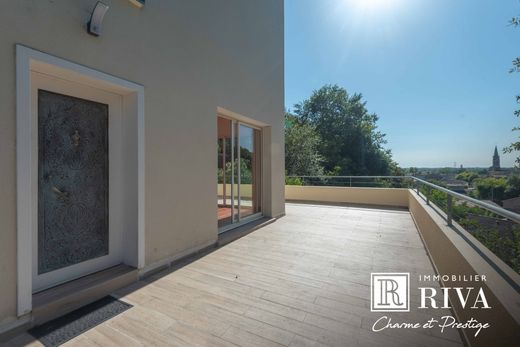 Luxury home in Quinsac, Gironde