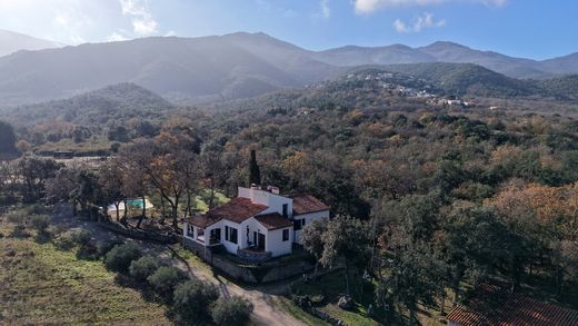 la Roca d'Albera, Pyrénées-Orientalesの高級住宅