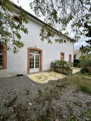 Igon, Pyrénées-Atlantiquesの高級住宅