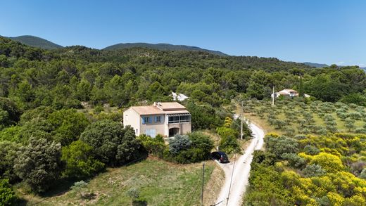 Luxury home in Cucuron, Vaucluse