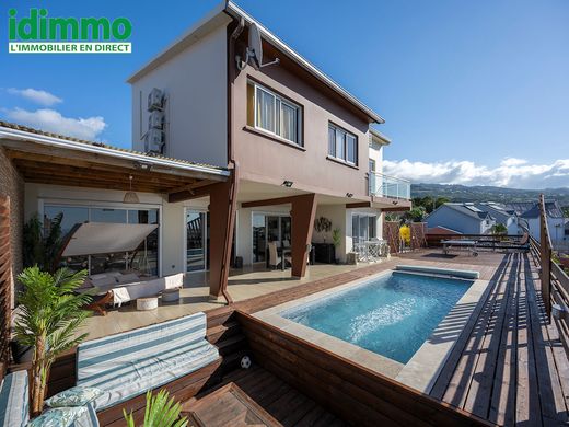 Luxury home in Sainte-Clotilde, Réunion