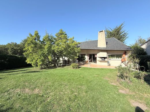 Luxury home in Rueil-Malmaison, Hauts-de-Seine