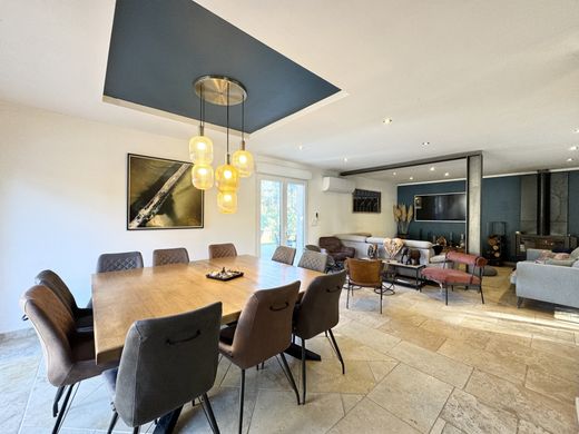 Villa in Le Cannet-des-Maures, Var