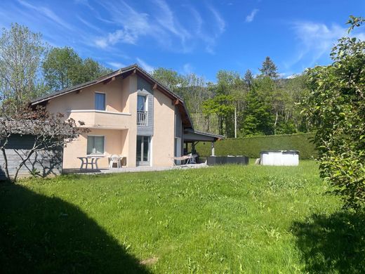 Πολυτελή κατοικία σε Cranves-Sales, Haute-Savoie