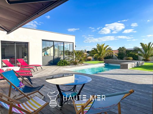 Luxury home in Talmont-Saint-Hilaire, Vendée