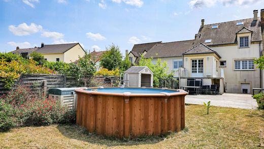 Luxury home in Houilles, Yvelines