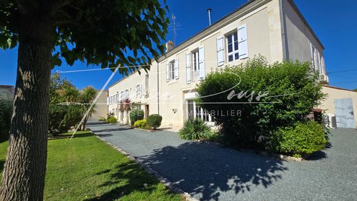 Casa di lusso a Rochefort, Charente-Maritime