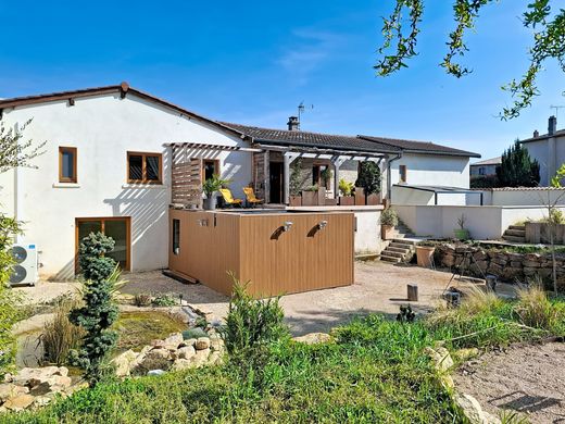 Luxury home in Vourles, Rhône