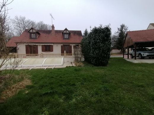 Casa de lujo en Le Châtelet-en-Brie, Sena y Marne