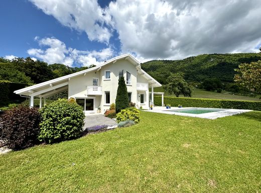 Luxus-Haus in Viuz-en-Sallaz, Haute-Savoie