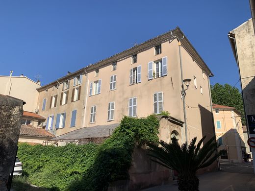 Luxus-Haus in Cuers, Var