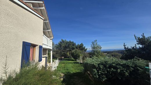 Villa en Saint-Genès-Champanelle, Puy de Dome