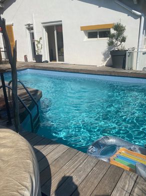 Luxus-Haus in Nîmes, Gard