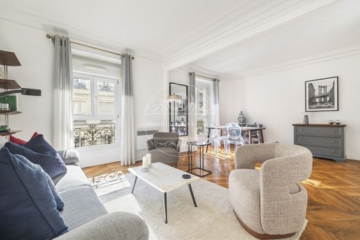Apartment / Etagenwohnung in Levallois-Perret, Hauts-de-Seine