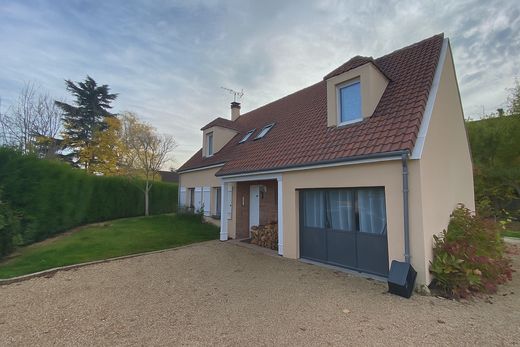 Luxury home in La Queue-les-Yvelines, Yvelines