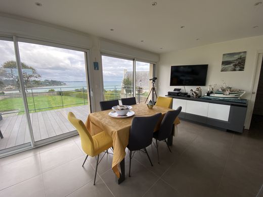 Luxury home in Ploubazlanec, Côtes-d'Armor