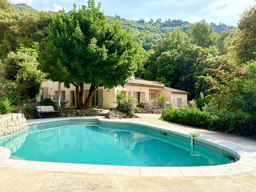 Casa de lujo en Tourrettes-sur-Loup, Alpes Marítimos